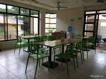 Coron Visitors Hotel 3*