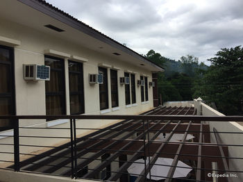 Coron Visitors Hotel 3*