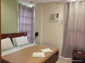 Coron Visitors Hotel 3*