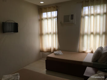 Coron Visitors Hotel 3*
