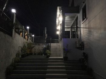 Rangya Hotel 3*