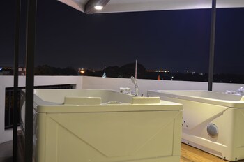 Ritz Hotel 3*