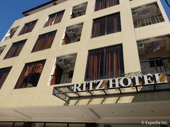 Ritz Hotel 3*