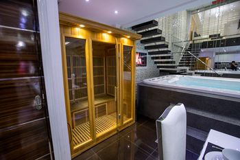 Luks Lofts Hotel & Residences 5*