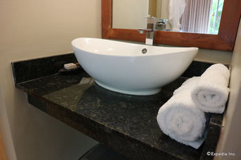 Bravo Resorts - Munting Paraiso 3*