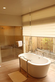 Bravo Resorts - Munting Paraiso 3*