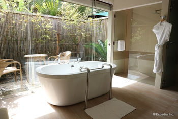 Bravo Resorts - Munting Paraiso 3*
