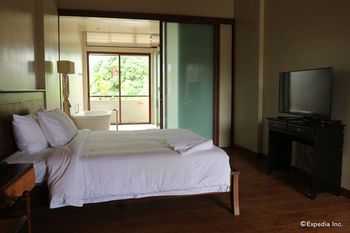 Bravo Resorts - Munting Paraiso 3*
