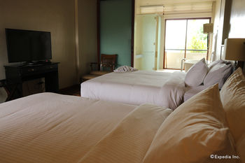 Bravo Resorts - Munting Paraiso 3*