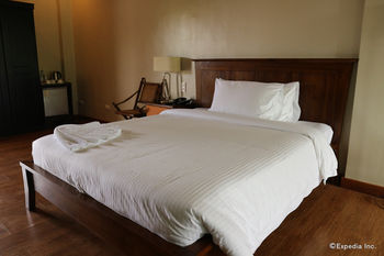 Bravo Resorts - Munting Paraiso 3*
