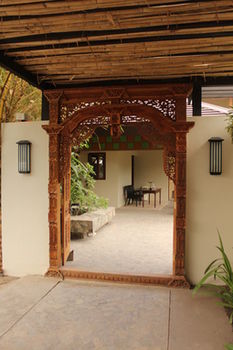 Bravo Resorts - Munting Paraiso 3*