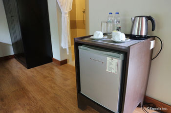Bravo Resorts - Munting Paraiso 3*