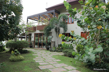 Bravo Resorts - Munting Paraiso 3*