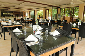 Bravo Resorts - Munting Paraiso 3*