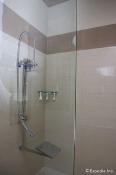Bravo Resorts - Munting Paraiso 3*