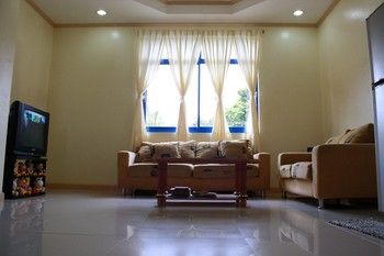 Dumaguete Springs Apartment 3*