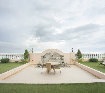 Sta. Barbara Residence Hotel 3*