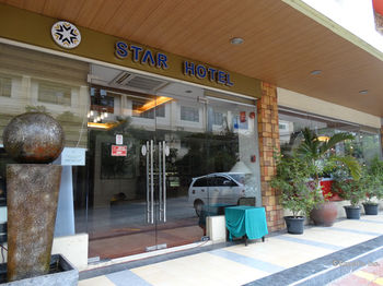 Star Hotel Davao 3*