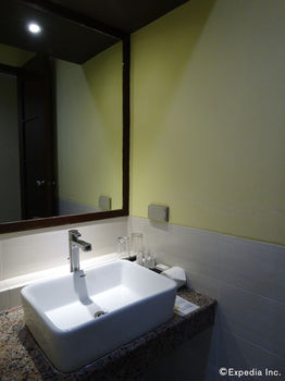 Star Hotel Davao 3*