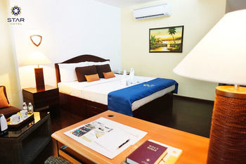 Star Hotel Davao 3*