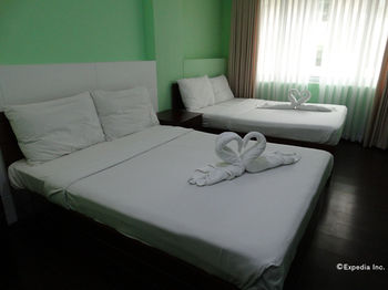 Star Hotel Davao 3*