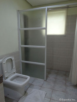 Star Hotel Davao 3*