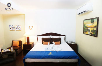 Star Hotel Davao 3*