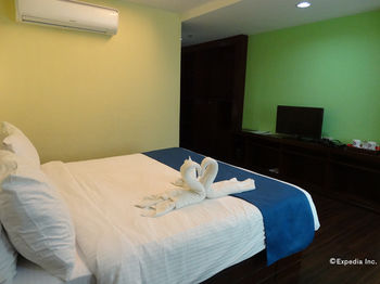 Star Hotel Davao 3*