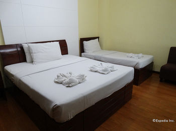 Star Hotel Davao 3*