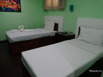 Star Hotel Davao 3*