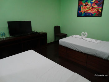 Star Hotel Davao 3*