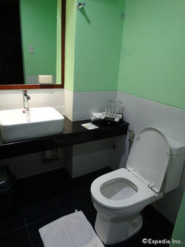 Star Hotel Davao 3*