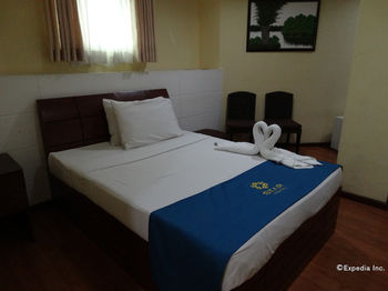 Star Hotel Davao 3*