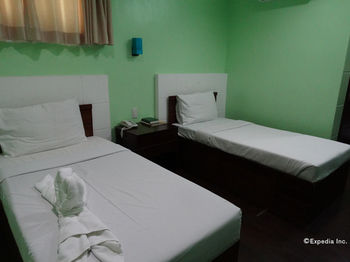 Star Hotel Davao 3*