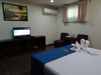 Star Hotel Davao 3*