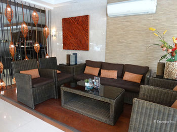 Star Hotel Davao 3*