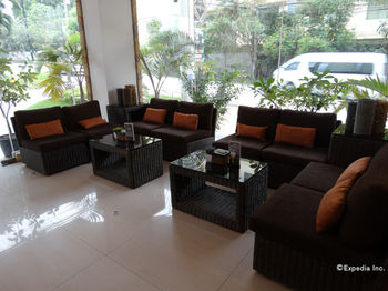 Star Hotel Davao 3*