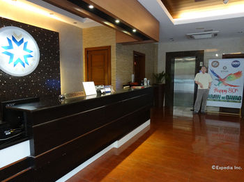 Star Hotel Davao 3*