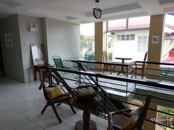 Harbour Gardens Tourist Inn 2*