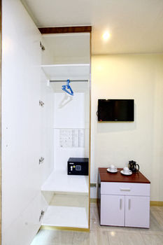 Starlight Bed and Breakfast 2*