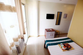 Starlight Bed and Breakfast 2*