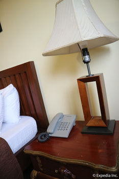 Spring Plaza Hotel 3*