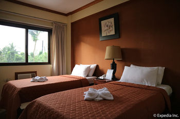 Spring Plaza Hotel 3*