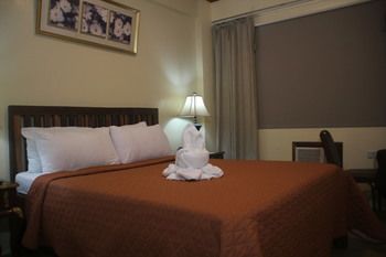 Spring Plaza Hotel 3*