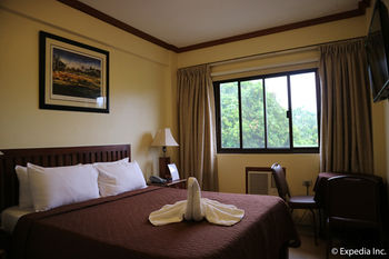 Spring Plaza Hotel 3*