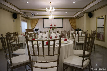 Spring Plaza Hotel 3*