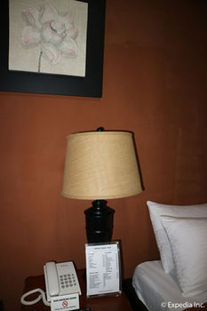Spring Plaza Hotel 3*