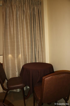 Spring Plaza Hotel 3*