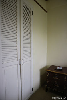 Spring Plaza Hotel 3*