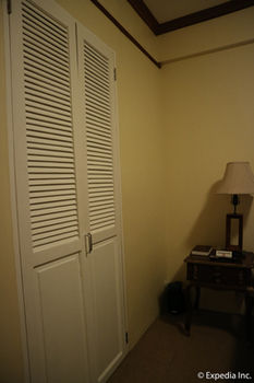 Spring Plaza Hotel 3*